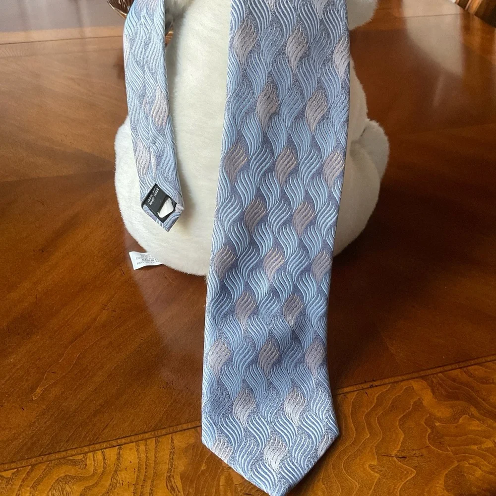 Bruno Piatelli Men Silk Powder Blue Gray Hip Dapper Wavy Pattern  X-Long Tie